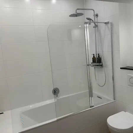 Moderne Mit Guter Anbindung & Naehe Messe Apartment *